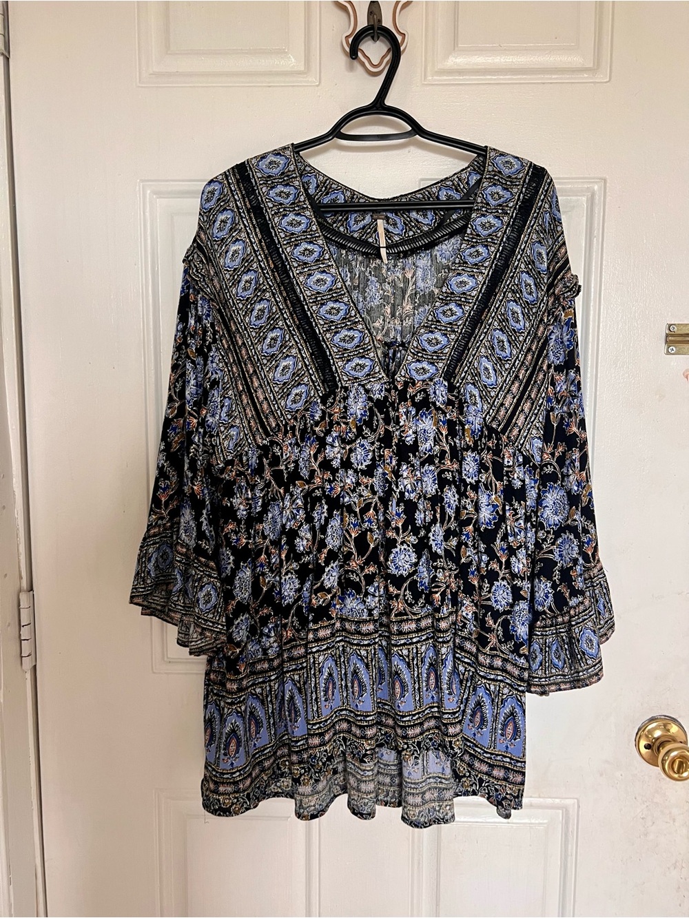 Free People | Boho Floral V-Neck Peasant Blouse in Black and Periwinkle